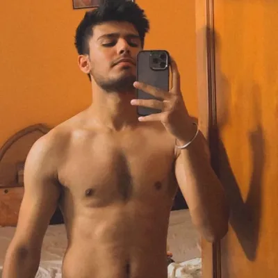 Akshat ๐ profile