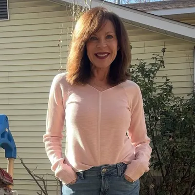 Christi Lynn profile