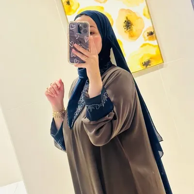Farah fellague profile