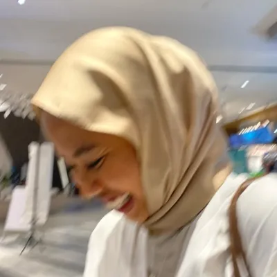 farah profile