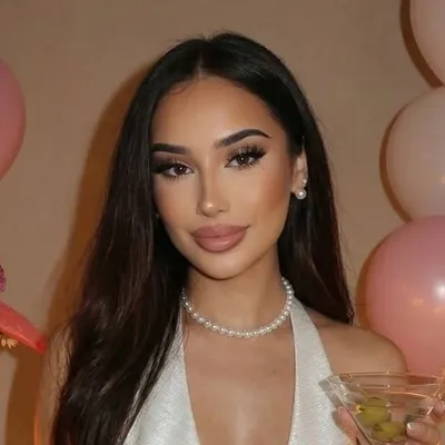 ♡ FARAH profile