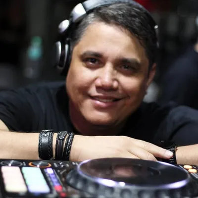 VJ Farley Cerri profile