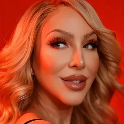 Farrah Mills profile