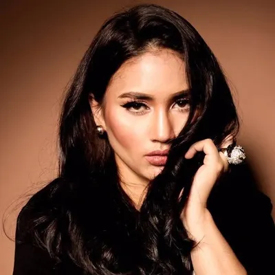 Fasha Sandha profile