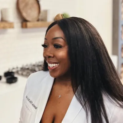 Vanessa “Oma” Nzeh, MD profile