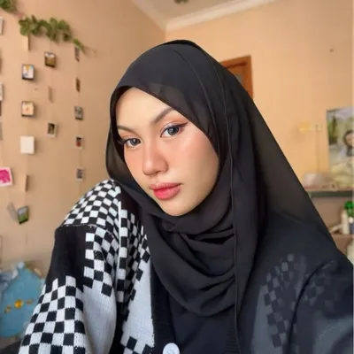 Feby Rahmawati || 苏美琴 profile