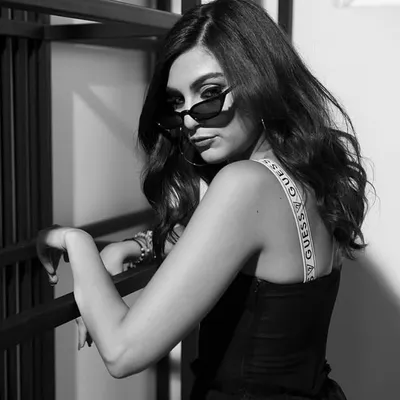 Fefe Zireeni profile