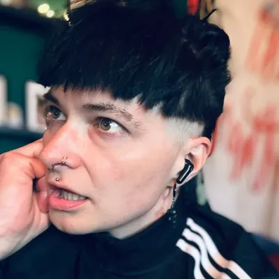 Felicia Ewert offiziell profile