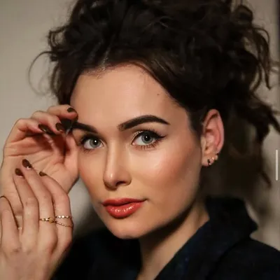 FENNE LEONOOR profile