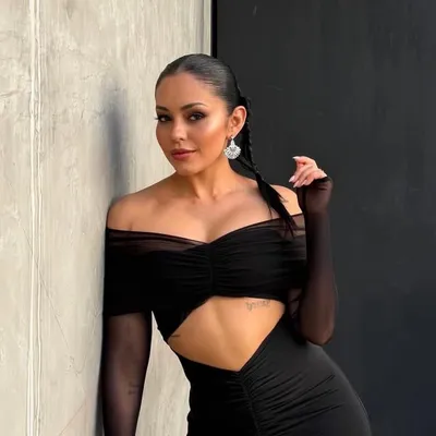 fer flores . content creator profile
