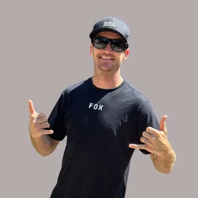 Dean Ferris profile