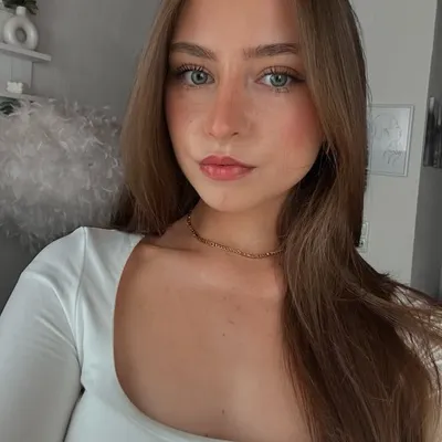 Anna-Sophia Heuer profile