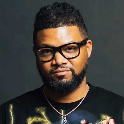 Ray Figgs - Streetwear and Sneakers profile