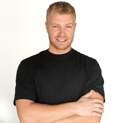 Elias Ringbom profile