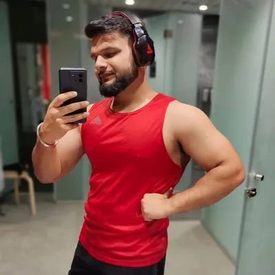𝐀𝐬𝐡𝐢𝐪 | Fitness • Food • Lifestyle | INDIAN 🇮🇳