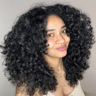 FJ BEAUTY // Curly & green 🌿 profile