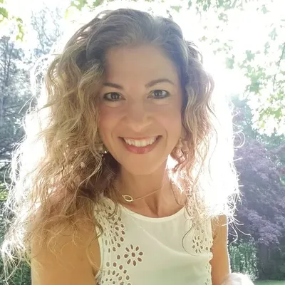 Karen Zangari profile