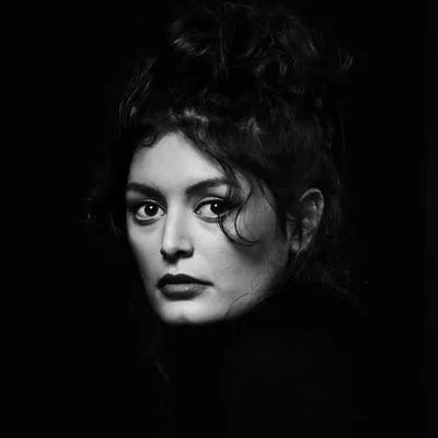 Flora Negri profile