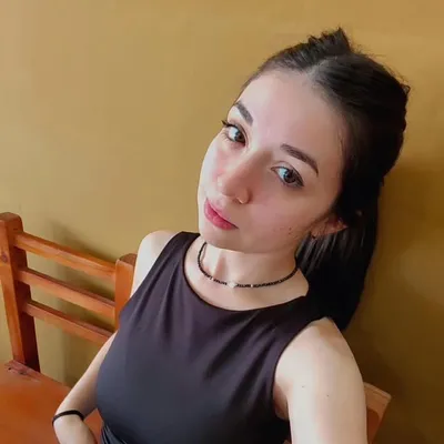 𝑭𝒍𝒐𝒓🖤 profile