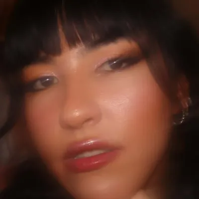 Flor Kong profile