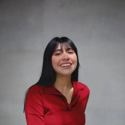 Flor Salvador profile