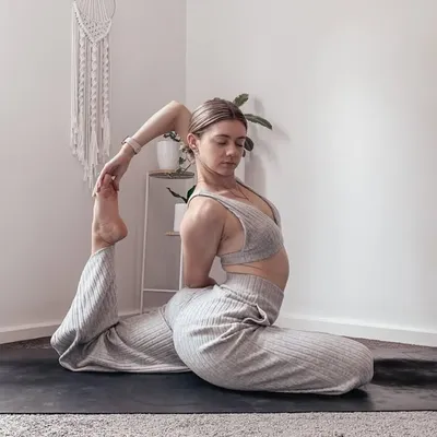 Monique | Yoga + Wellness profile