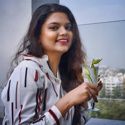 Radha Maity💛✨🧿 || 📍Kolkata || Food & Travel Reels profile