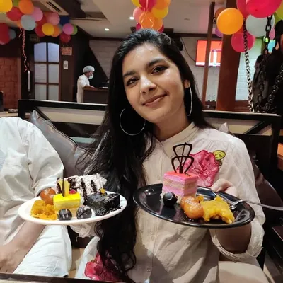 Hafsa Khan profile