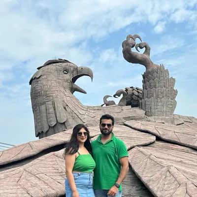 Travel & Food Couple profile