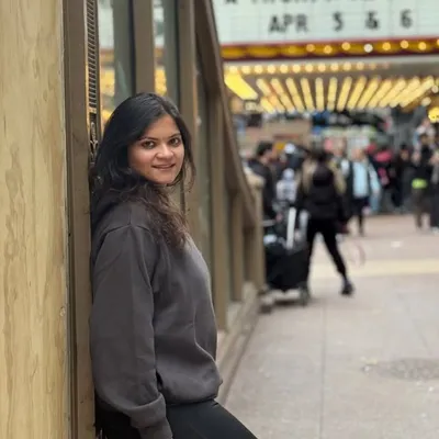 Rimjhim Kashi | Exploring Chicago 🧭 profile