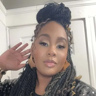 Mom|Artist|Writer|Social Worker|Mac Queen ๐ซ profile