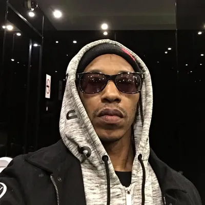 Dro Starr profile