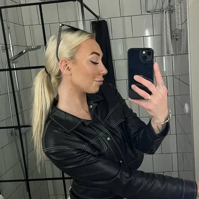 Frida Carlson profile