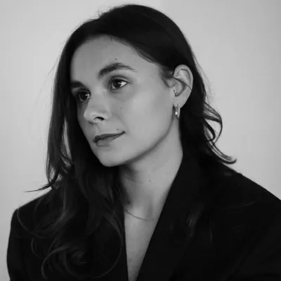 JULIA OBST profile