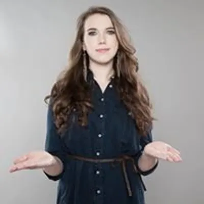 Fruzsi Ács profile