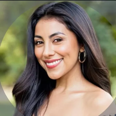 Gabriela G. Merida, LCSW | Latina therapist ✨ profile