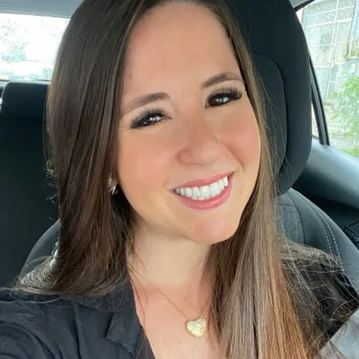 GABRIELA LUGATO profile