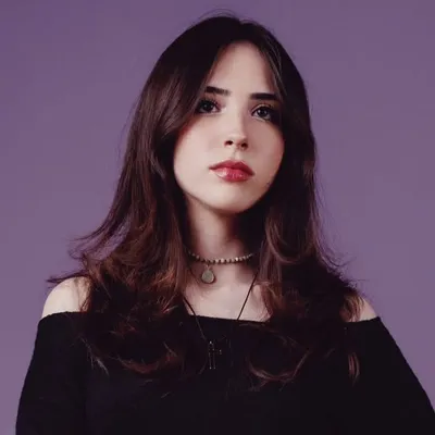 gabriela bee profile