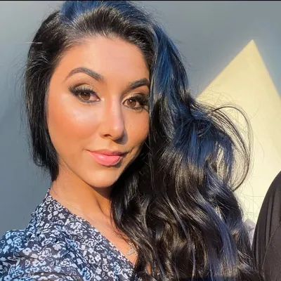 Gabriela Menotti profile