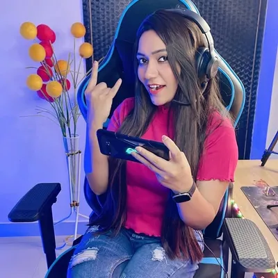 Gaming Girl profile