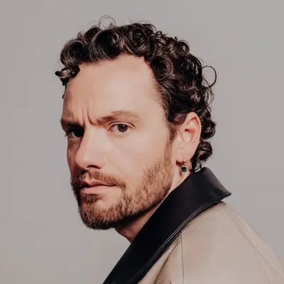 Jonathan Daniel Pryce profile