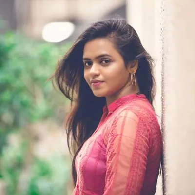 Gayathri Makeup and hair profile