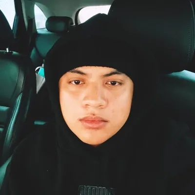 Gelo Esperon profile