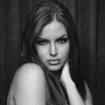 Génesis Barbie Arjona profile
