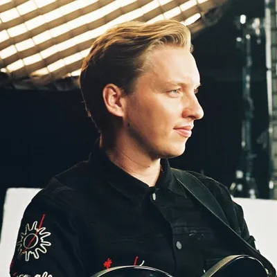 George Ezra profile