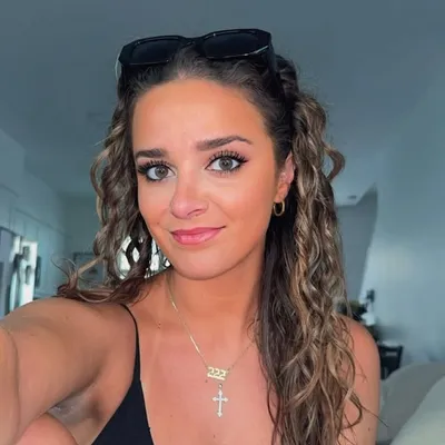 Georgeanna Manos profile