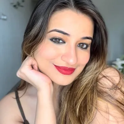 Nina Jain | Makeup and Fashion