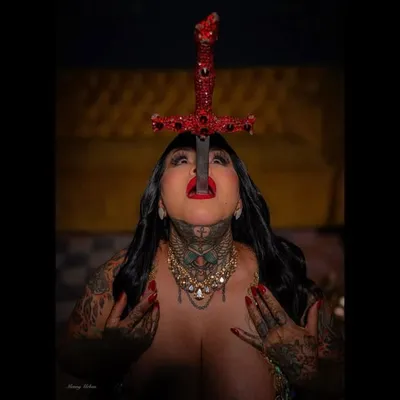 Gigi DeLuxe profile
