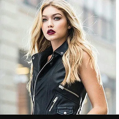 Gigi hadid news and updates💙 profile
