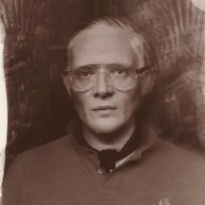 Giles Deacon profile